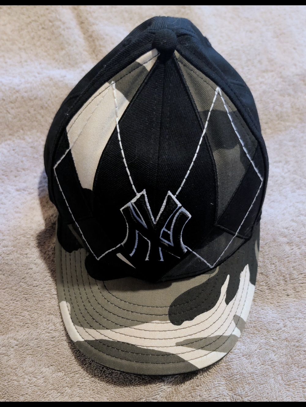 NY Yankees Camouflage Black & Gray Baseball Cap New Era 7 3/8